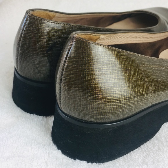 Salvatore Ferragamo Patent Leather Cloud Flats - Picture 7 of 8